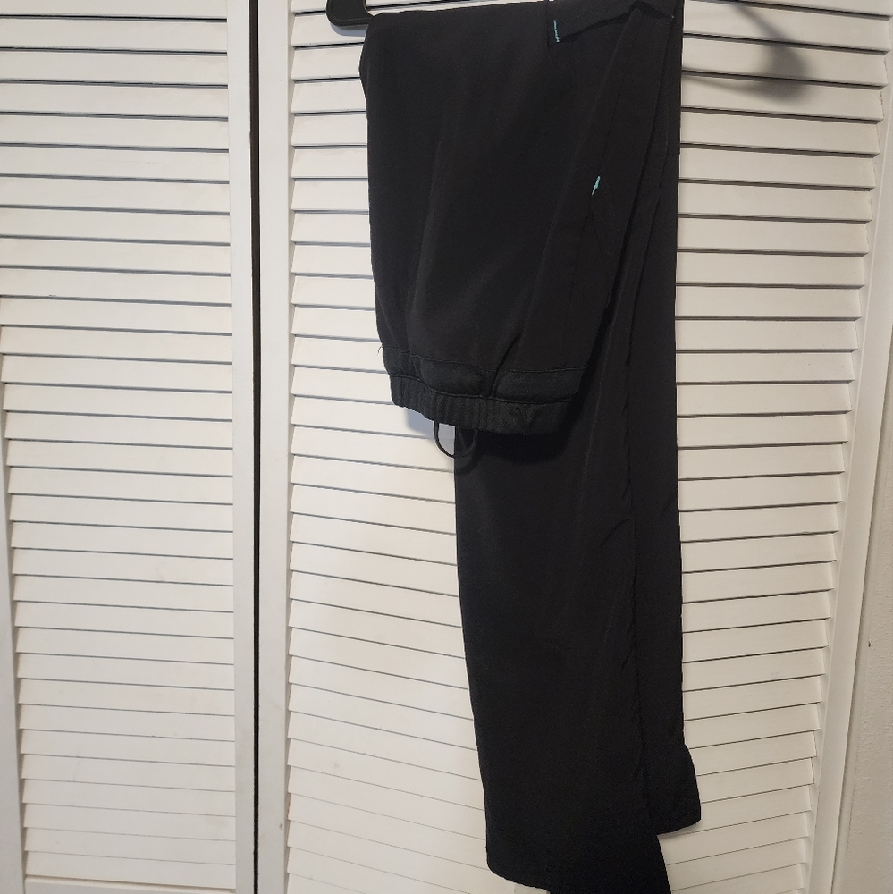 Scrub star Bottom size small